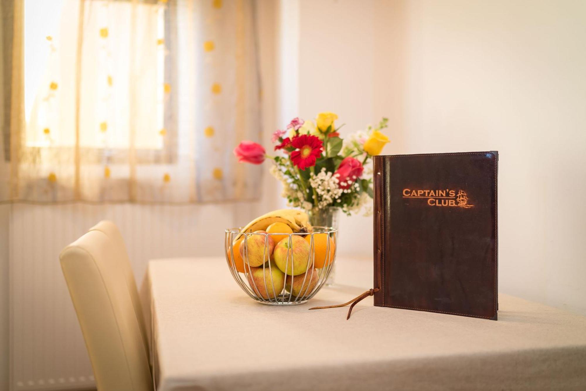 Captain'S Club Banjol Екстериор снимка