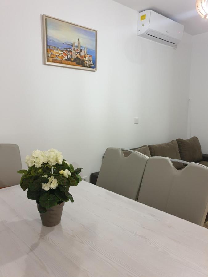 Captain'S Club Banjol Екстериор снимка