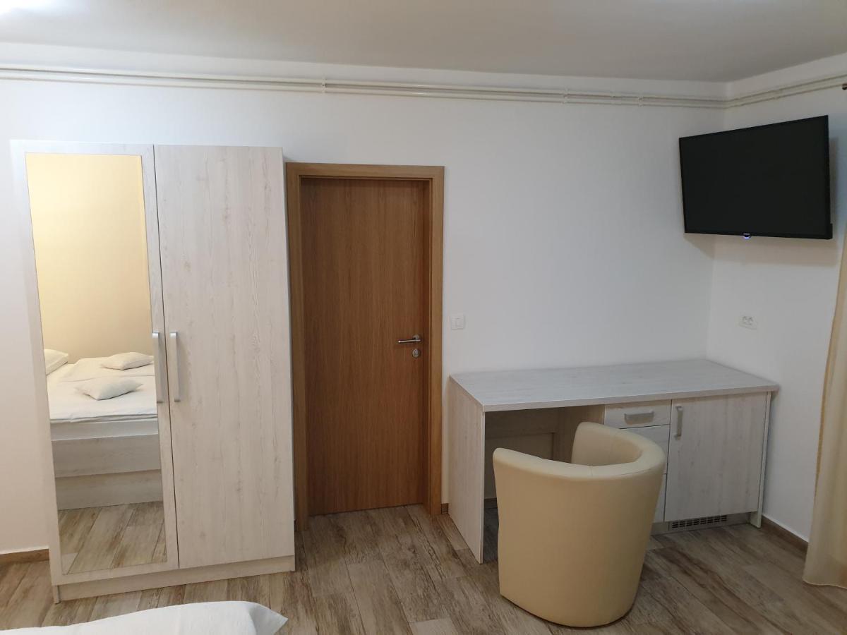 Captain'S Club Banjol Екстериор снимка